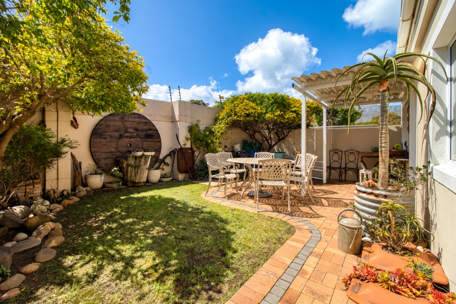 2 Bedroom Property for Sale in Harbour Island Western Cape